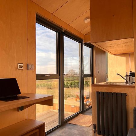 Beautiful Cabins In Herefordshire Countryside Exterior photo