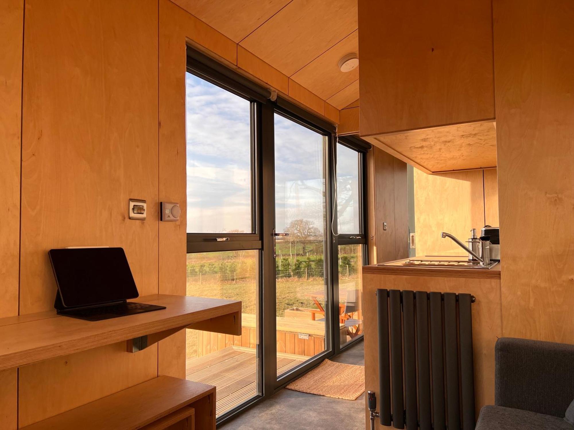 Beautiful Cabins In Herefordshire Countryside Exterior photo
